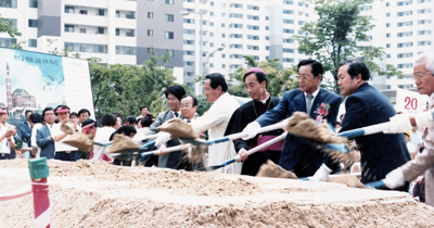 신축성당 기공식, 목5동성당으로 명칭 변경